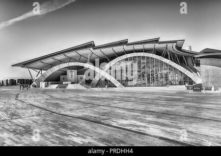 SAN GIOVANNI ROTONDO, Italien - 10. Juni: Fassade des Heiligtums des hl. Pio von Pietrelcina, Katholische Heiligtum von Renzo Piano in San Giovanni Ro entwickelt Stockfoto