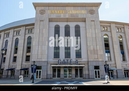 New York City, USA - 10. Juni 2017: Außenansicht der Yankee Stadium, Bronx Stockfoto