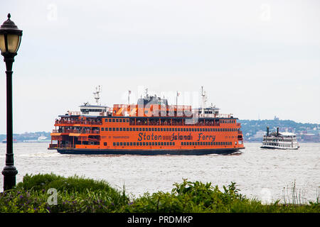 Battery Park, New York, Juni 8,2017. Staten Island Ferry in New York City Juni 8,2017 Stockfoto