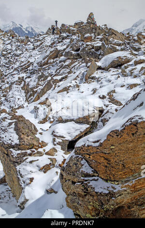 Trekker auf dem Gipfel des Gokyo Ri Stockfoto