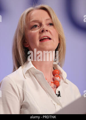 Birmingham, Großbritannien. 1. Okt 2018. Liz Truss Mp Chief Secretary, Schatzamt Parteitag der Konservativen Partei 2018 Die Icc, Birmingham, England, 01. Oktober 2018 befasst sich mit der konservativen Partei Konferenz 2018 Im Icc, Birmingham, England Credit: Allstar Bildarchiv/Alamy leben Nachrichten Stockfoto