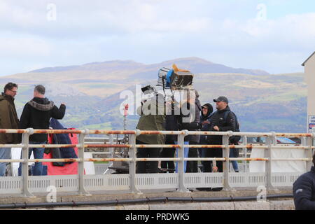 Beaumaris. Anglesey, Wales, Montag, 01. Oktober 2018. Netflix Dreharbeiten Jahreszeiten drei freien Lauf in Beaumaris Wales Credit: Mike Clarke/Alamy leben Nachrichten Stockfoto