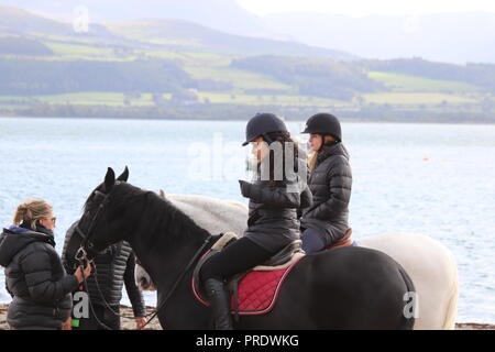 Beaumaris. Anglesey, Wales, Montag, 01. Oktober 2018. Netflix Dreharbeiten Jahreszeiten drei freien Lauf in Beaumaris Wales Credit: Mike Clarke/Alamy leben Nachrichten Stockfoto