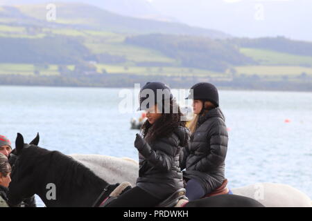 Beaumaris. Anglesey, Wales, Montag, 01. Oktober 2018. Netflix Dreharbeiten Jahreszeiten drei freien Lauf in Beaumaris Wales Credit: Mike Clarke/Alamy leben Nachrichten Stockfoto