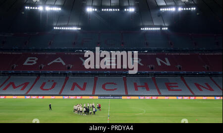 München, Bayern. 01 Okt, 2018. 01 Oktober 2018, Germany, München: Fußball: Champions League Bayern Muenchen gegen Ajax Amsterdam, Gruppenphase, Gruppe E, 2.Spieltag final Training von Ajax Amsterdam. Die Spieler nehmen am Training teil. Credit: Sven Hoppe/dpa/Alamy leben Nachrichten Stockfoto