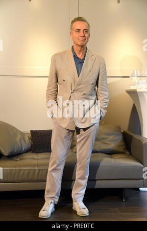 Rom, Italien, 01. Oktober 2018 - Hotel Visconti - Film Präsentation UN NEMICO CHE TI VUOLE BENE Photocall Massimo Ghini in der Rolle von Pietro Credit: Giuseppe Andidero/Alamy leben Nachrichten Stockfoto