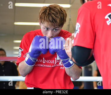 Yokohama, Kanagawa, Japan. 28 Sep, 2018. Naoya Inoue Boxen: Naoya Inoue von Japan Züge während einer Media Training zu Ohashi Boxing Gym in Yokohama, Kanagawa, Japan. Credit: Hiroaki Yamaguchi/LBA/Alamy leben Nachrichten Stockfoto