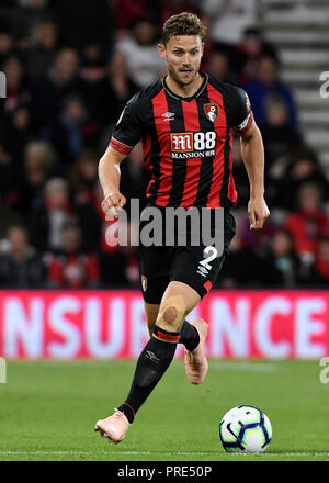 Bournemouth, UK. Okt, 2018 02. Simon Franz von AFC Bournemouth - AFC Bournemouth v Crystal Palace, Premier League, Vitalität Stadion, Bournemouth - 1. Oktober 2018 STRENG REDAKTIONELLE NUR VERWENDEN - DataCo Regeln anwenden - Keine Verwendung mit nicht autorisierten Audio-, Video-, Daten-, Spielpläne, Verein/liga Logos oder "live" Dienstleistungen. On-line-in-Verwendung auf 75 Bilder beschränkt, kein Video-Emulation. Keine Verwendung in Wetten, Spiele oder einzelne Verein/Liga/player Publikationen. Credit: Richard Calver/Alamy leben Nachrichten Stockfoto