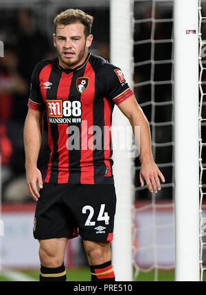 Bournemouth, UK. Okt, 2018 02. Ryan Fraser der AFC Bournemouth - AFC Bournemouth v Crystal Palace, Premier League, Vitalität Stadion, Bournemouth - 1. Oktober 2018 STRENG REDAKTIONELLE NUR VERWENDEN - DataCo Regeln anwenden - Keine Verwendung mit nicht autorisierten Audio-, Video-, Daten-, Spielpläne, Verein/liga Logos oder "live" Dienstleistungen. On-line-in-Verwendung auf 75 Bilder beschränkt, kein Video-Emulation. Keine Verwendung in Wetten, Spiele oder einzelne Verein/Liga/player Publikationen. Credit: Richard Calver/Alamy leben Nachrichten Stockfoto