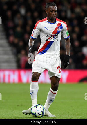 Bournemouth, UK. Okt, 2018 02. Aaron Wan-Bissaka von Crystal Palace - AFC Bournemouth v Crystal Palace, Premier League, Vitalität Stadion, Bournemouth - 1. Oktober 2018 STRENG REDAKTIONELLE NUR VERWENDEN - DataCo Regeln anwenden - Keine Verwendung mit nicht autorisierten Audio-, Video-, Daten-, Spielpläne, Verein/liga Logos oder "live" Dienstleistungen. On-line-in-Verwendung auf 75 Bilder beschränkt, kein Video-Emulation. Keine Verwendung in Wetten, Spiele oder einzelne Verein/Liga/player Publikationen. Credit: Richard Calver/Alamy leben Nachrichten Stockfoto