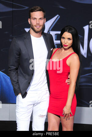 WESTWOOD, CA - 01. Oktober: Reality-TV Persönlichkeiten Adam Spott und Scheana Shay, aka Scheana Marie die Weltpremiere von Columbia Pictures'' Gift' im Regency Dorf Theater am 1. Oktober 2018 in Westwood, Kalifornien teilnehmen. Foto von Barry King/Alamy leben Nachrichten Stockfoto