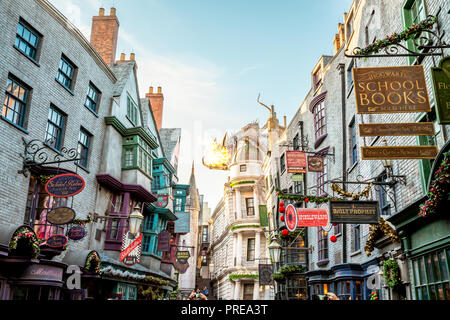 ORLANDO, Florida, USA - Dezember, 2017: Die magische Welt von Harry Potter - Der kultige Drachen in der Winkelgasse, Universal Studios Florida. Stockfoto