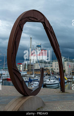 Göteborg, Schweden - 9. Juli 2018: Der Lippenstift Gebäude Blick von Jussi Björlings Square, einem der berühmten Wahrzeichen in Göteborg anzuziehen Stockfoto