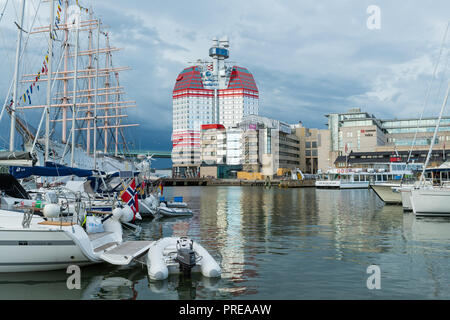 Göteborg, Schweden - 9. Juli 2018: Der Lippenstift Gebäude Blick von Jussi Björlings Square, einem der berühmten Wahrzeichen in Göteborg anzuziehen Stockfoto