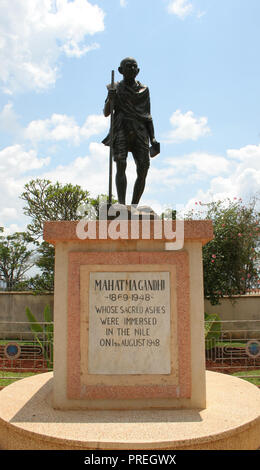 Statue von Mahatma Gandhi in Jinja, Uganda, Ostafrika. Stockfoto