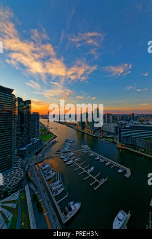 Sonnenuntergang, Stadtbild Blick Melbourne CBD, Docklands, Victoria Harbour Marina, Victoria, Australien Stockfoto