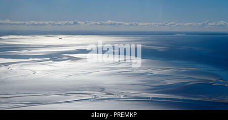 Eine Luftaufnahme von Morecambe Bay, bei Flut, North West England, Großbritannien Stockfoto