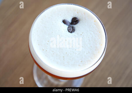 Tia Maria feiert internationalen Kaffee-Tag mit einer Veranstaltung im Cruise Bar, Overseas Passenger Terminal, Sydney. Im Bild: Tia Espresso Martini. Stockfoto