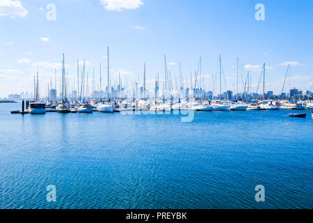 Melbourne City Blick von St Kilda entfernt ausgetragen. Stockfoto