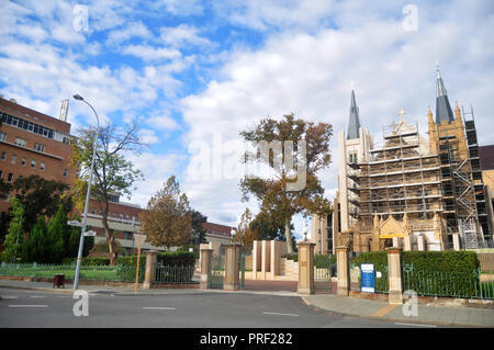 Renovieren St Mary's Cathedral für australische Menschen und Ausländer Reisende besuchen Reisen und Respekt Gebet an Perth Lord Street am 29. Mai 2016 in Pe Stockfoto