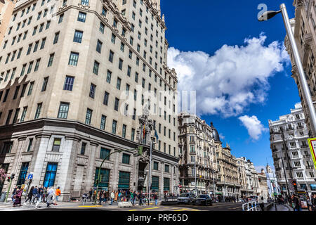 Reihe von Gebäuden entlang der Gran Via, Madrid, Spanien. Stockfoto