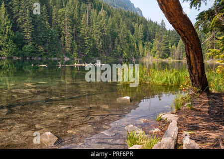 Hidden Lake, in der Nähe von Lake Wenatchee, Wenatchee National Forest, zentrale Kaskaden, Washington State, USA Stockfoto