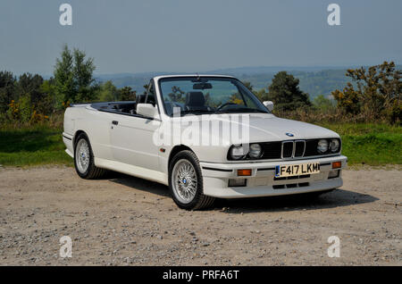 1989 BMW E30 M3 Cabrio im klassischen deutschen Sportwagen Stockfoto