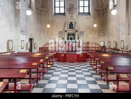 Krakau, Polen, 5. Juni 2018: Im Inneren der Izaak Synagoge oder Isaac Synagoge, offiziell als Izaak Jakubowicz Synagoge bekannt, ist eine Prayerhouse gebaut Ich Stockfoto