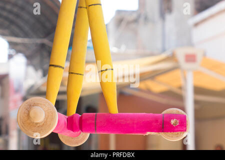 In der Nähe von Holz- Maquette von drei Rad Fahrrad-/Dreirad Stockfoto