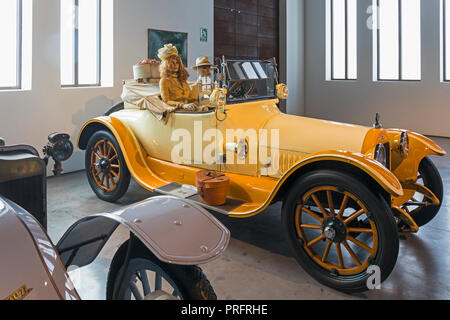 Museo Automovilistico y de la Moda, Malaga, Provinz Malaga, Spanien. Automobil und Mode Museum. 6-Zylinder, 45 PS, 3700 cm³-Modell D 44 amerikanische Bui Stockfoto