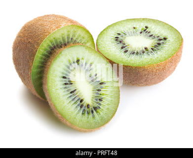 Frische reife geschnittene Kiwis auf weißem Hintergrund Stockfoto