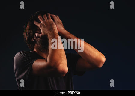 Weint in Verzweiflung, Hände, Gesicht, Portrait Stockfoto