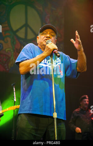 Topeka, Kansas, USA, 17. September 2014 Cheech Marin auf dem Konzert heute Abend in der Topeka Expo Center. Cheech & Chong sind ein Grammy Award-winning comedy Duo bestehend aus Richard "cheech" Marin, Tommy Chong, die einem breiten Publikum in den 70er und 80er Jahren fanden für ihre Filme und Stand-up-Routinen, die auf dem Hippie und freie Liebe Ära beruhten, und insbesondere die der Medikamenten- und Gegenkultur Bewegungen, vor allem ihre Liebe für Cannabis. Credit: Mark Reinstein/MediaPunch Stockfoto