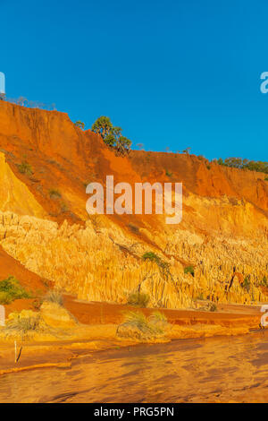 Red Tsingy gibt einen Stein Bildung von roten Laterit Stockfoto