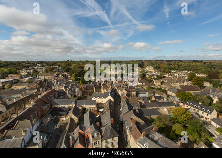 Cirencester Town Center am Markttag Luftbild. Cirencester ist in Gloucestershire und im Herzen der Cotswolds. Stockfoto