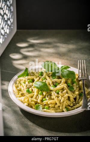 Hausgemachte Pasta trofie Stockfoto