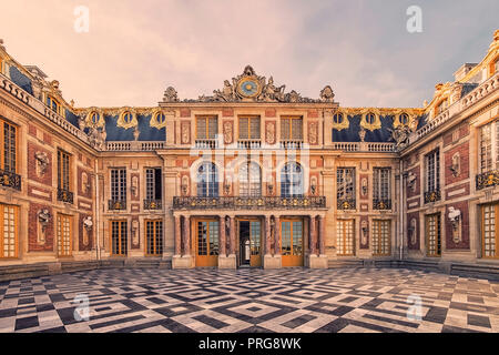 Schloss Versailles Fassade in der Nähe von Paris, Frankreich