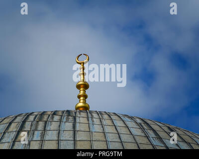 Halbmond zu einem Anfang einer Moschee, der Hagia Sophia in Istanbul. Islamische symbol Clouse. Stockfoto