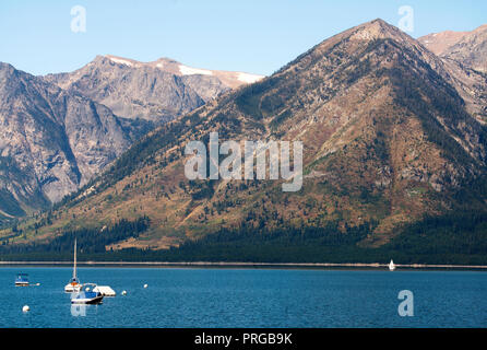 Ausblick auf den Mt. Moran von der Jackson Lake im Grand Teton National Park Stockfoto