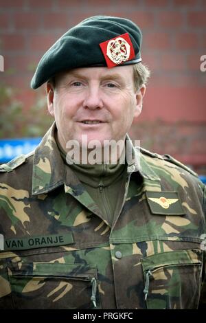 Zoutkamp, Niederlande. Okt, 2018 02. König Willem-Alexander der Niederlande bei der Willem Lodewijk van Nassaukazerne in Zoutkamp, am 02 Oktober, 2018, für eine workvisit der EU-Polizei- Ausbildung (EUPST Credit: Albert Nieboer/Niederlande/Point de Vue |/dpa/Alamy leben Nachrichten Stockfoto