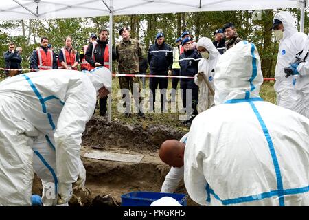 Zoutkamp, Niederlande. Okt, 2018 02. König Willem-Alexander der Niederlande bei der Willem Lodewijk van Nassaukazerne in Zoutkamp, am 02 Oktober, 2018, für eine workvisit der EU-Polizei- Ausbildung (EUPST Credit: Albert Nieboer/Niederlande/Point de Vue |/dpa/Alamy leben Nachrichten Stockfoto