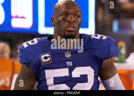 Oktober 2, 2018 - East Rutherford, New Jersey, USA - New York Giants linebacker Alec Ogletree (52) an der Seitenlinie während ein NFL Spiel zwischen den New Orlean Heiligen und die New York Giants bei MetLife Stadium in East Rutherford, New Jersey. Die Heiligen die Riesen besiegte 33-18. Duncan Williams/CSM Stockfoto