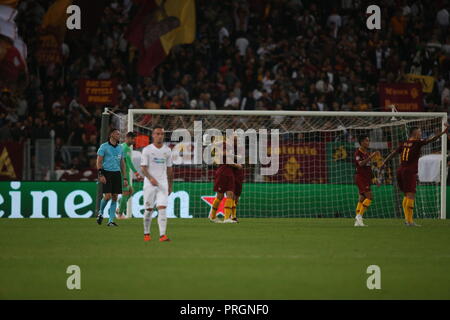 Rom, Italien. 2. Oktober, 2018. 02.10.2018. Stadio Olimpico, Rom, Italien. Uefa Champions League A.S. Roma vs Viktoria Pilsen. in Aktion während der Partie im Stadio Olimpico in Rom. Credit: Marco iacobucci/Alamy leben Nachrichten Stockfoto