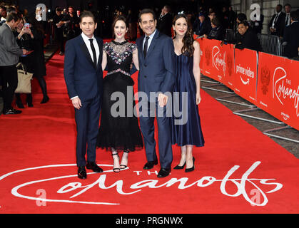 Michael Zegen, Rachel Brosnahan, Tony Shalhoub und Marin Hinkle besuchen Die Romanows - Weltpremiere im CURZON Mayfair, London, Großbritannien. 2. Oktober 2018. Stockfoto