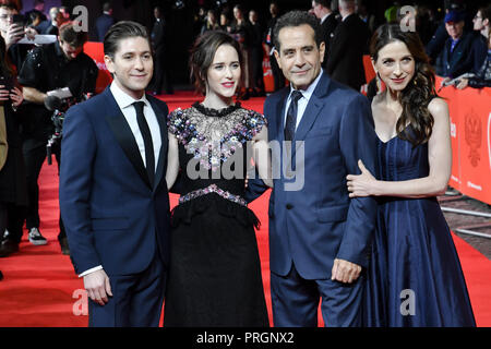 Michael Zegen, Rachel Brosnahan, Tony Shalhoub und Marin Hinkle besuchen Die Romanows - Weltpremiere im CURZON Mayfair, London, Großbritannien. 2. Oktober 2018. Stockfoto