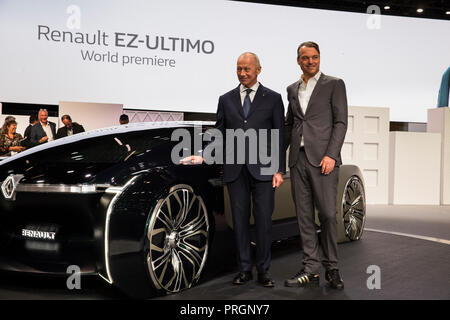 Paris, Frankreich. 2. Oktober, 2018. Mondial Paris Motor Show 2018 hat ihre Pforten der Presse am 2. Oktober eröffnet. Die Automobilhersteller haben drücken Sie Quark letzte neue Produkte vorzustellen. Credit: paul-marie Guyon/Alamy leben Nachrichten Stockfoto