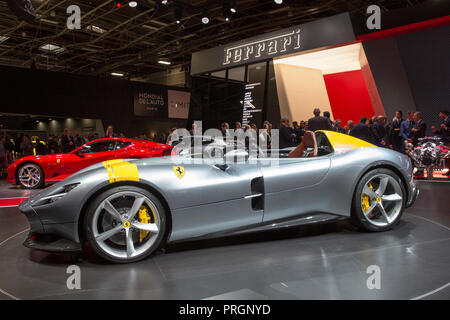 Paris, Frankreich. 2. Oktober, 2018. Mondial Paris Motor Show 2018 hat ihre Pforten der Presse am 2. Oktober eröffnet. Die Automobilhersteller haben drücken Sie Quark letzte neue Produkte vorzustellen. Credit: paul-marie Guyon/Alamy leben Nachrichten Stockfoto