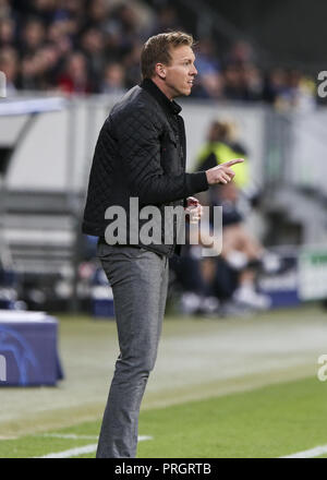 Sinsheim, Deutschland. 2. Okt, 2018. Julian Nagelsmann; Trainer Hoffenheim gesehen stehen während der UEFA Champions League Gruppe F Fußballspiel zwischen TSG 1899 Hoffenheim und Manchester City in der Rhein-Neckar-Arena. Credit: Elyxandro Cegarra/SOPA Images/ZUMA Draht/Alamy leben Nachrichten Stockfoto