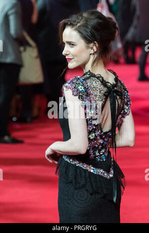 London, Großbritannien. 2. Oktober 2018. Rachel Brosnahan von "Die wunderbare Frau Maisel" die Weltpremiere von "Die Romanows" im Curzon Mayfair Cinema in London besucht. Credit: Wiktor Szymanowicz/Alamy leben Nachrichten Stockfoto