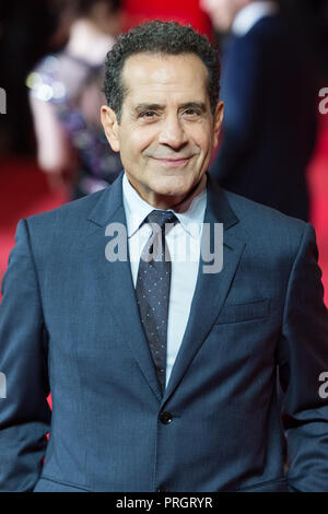 London, Großbritannien. 2. Oktober 2018. Tony Shalhoub besucht die Weltpremiere von "Die Romanows" im Curzon Mayfair Kino in London. Credit: Wiktor Szymanowicz/Alamy leben Nachrichten Stockfoto